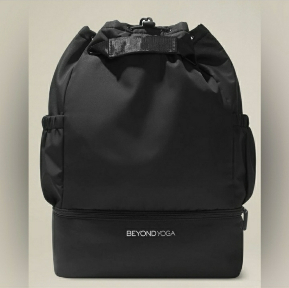 BEYOND YOGA Convertible Gym Bag Black NWT!